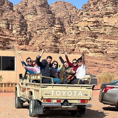 Wadi Rum Sunset Camp Bagian luar foto