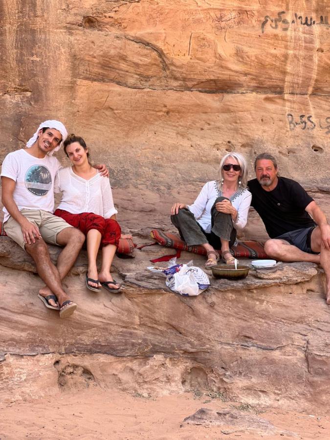 Wadi Rum Sunset Camp Bagian luar foto