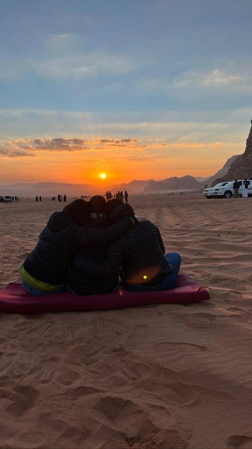 Wadi Rum Sunset Camp Bagian luar foto