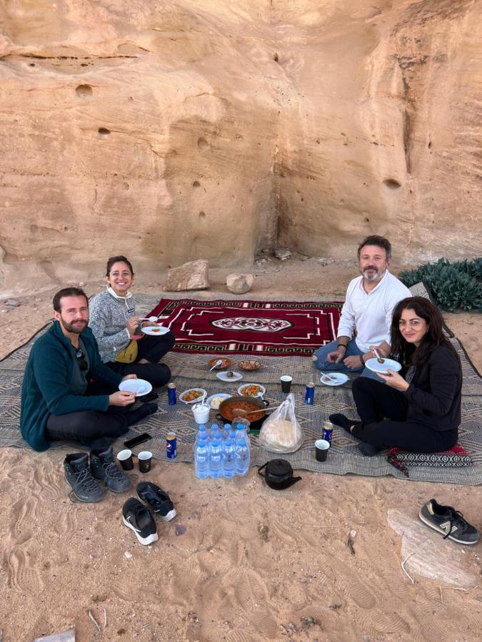 Wadi Rum Sunset Camp Bagian luar foto
