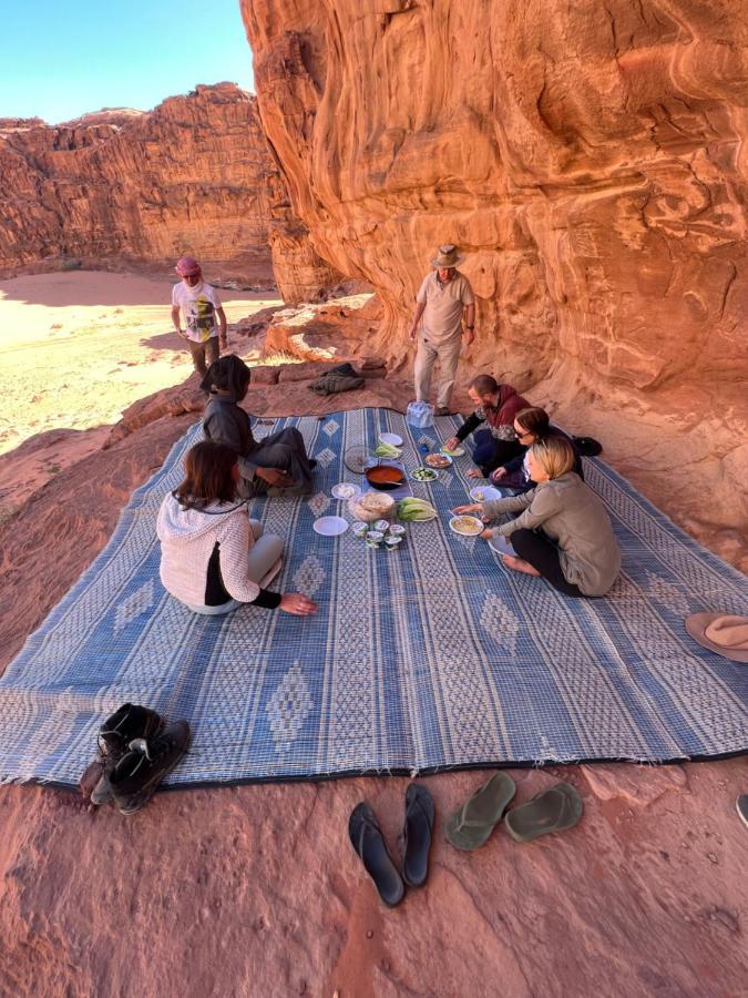 Wadi Rum Sunset Camp Bagian luar foto