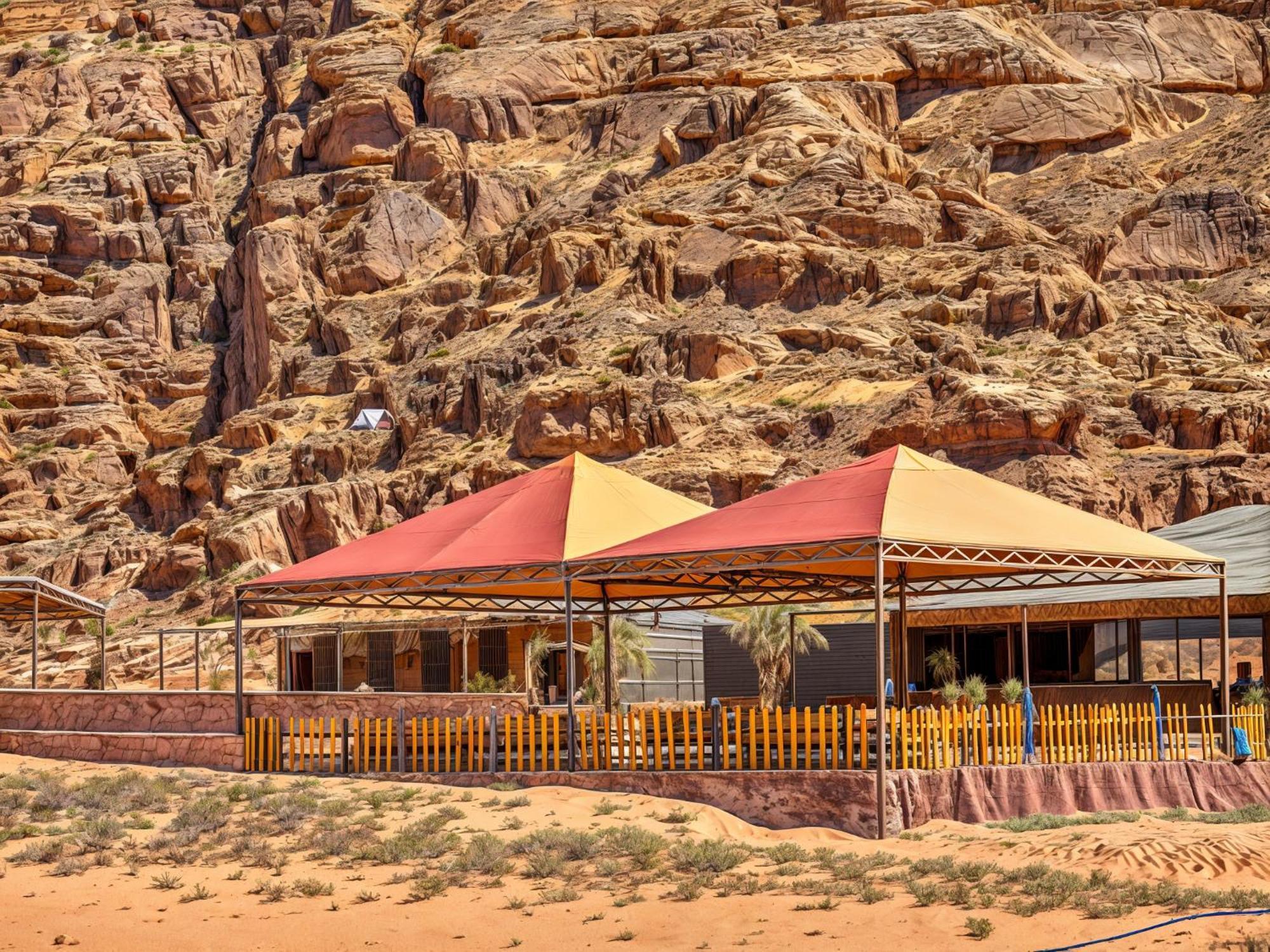 Wadi Rum Sunset Camp Bagian luar foto