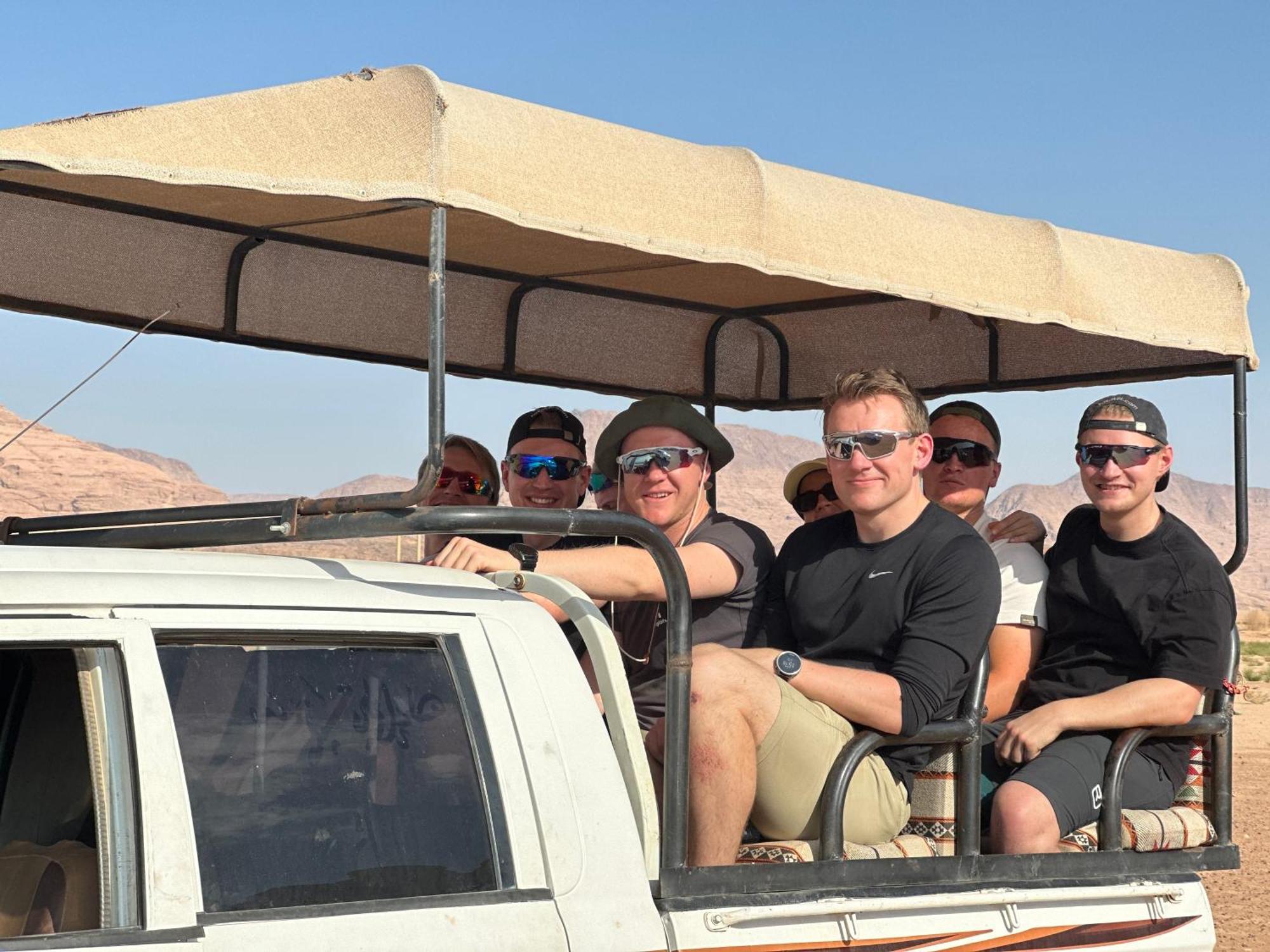 Wadi Rum Sunset Camp Bagian luar foto