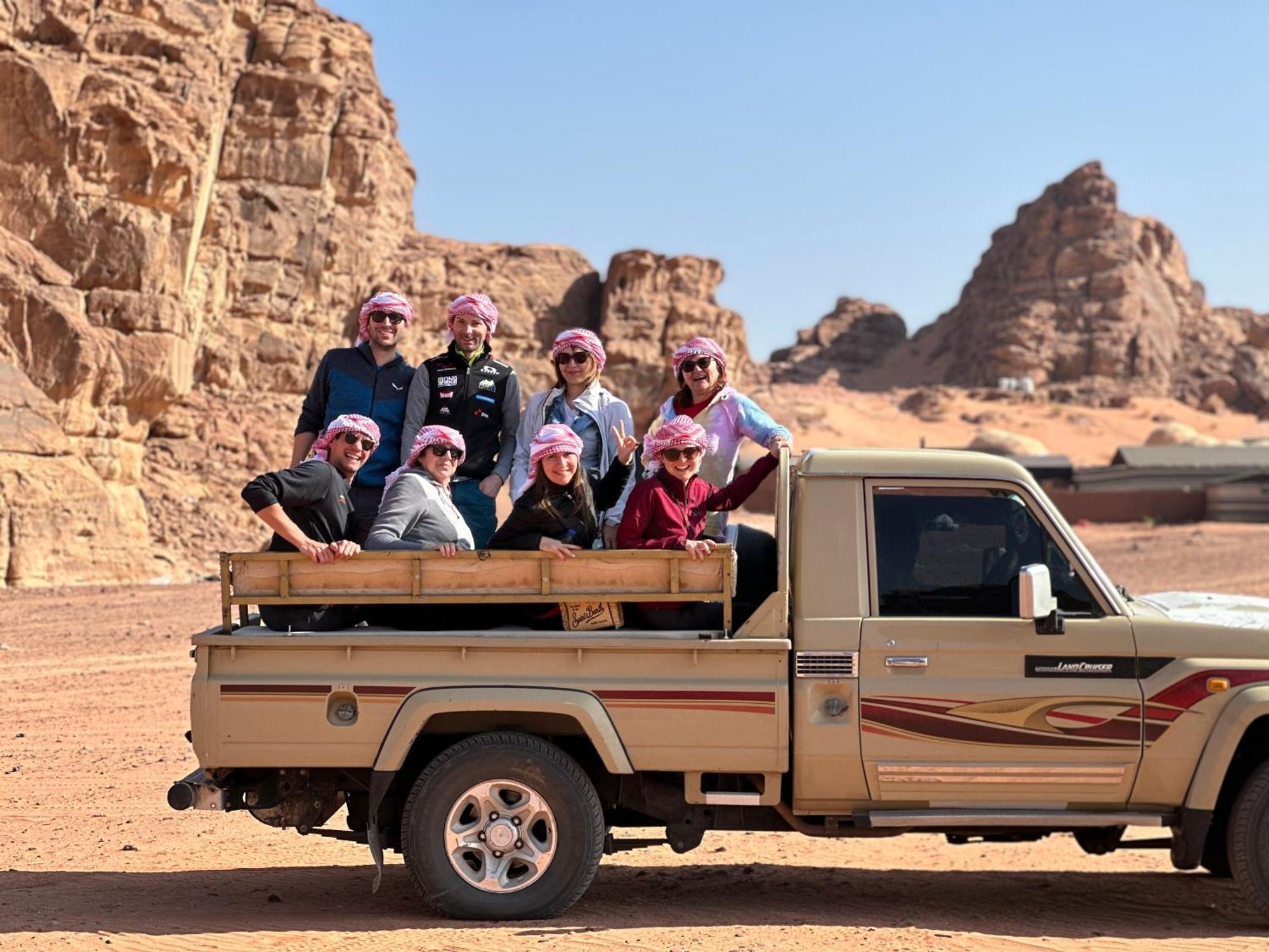 Wadi Rum Sunset Camp Bagian luar foto